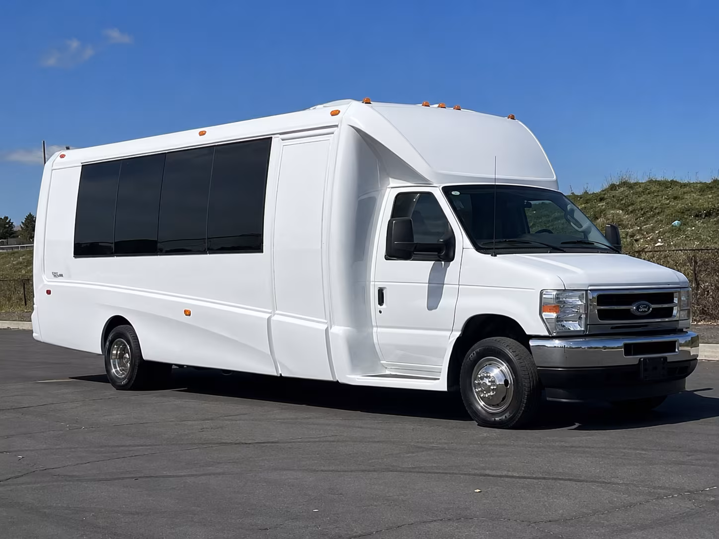 got 30 seconds get a free quote for your madera bachelorette party bus right now