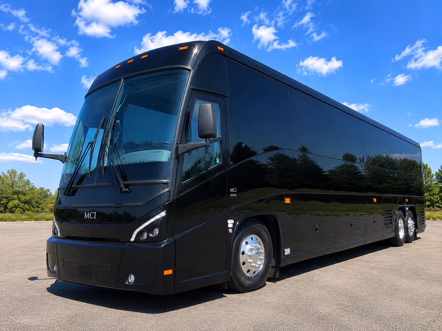 harvest season and passport weekend wine tour buses in madera