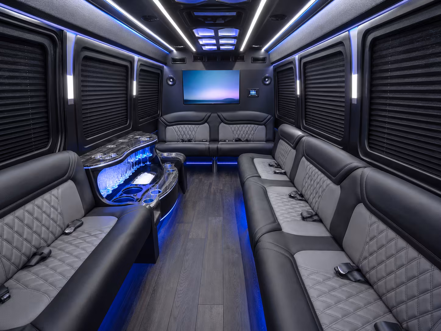 madera 50 passenger party bus